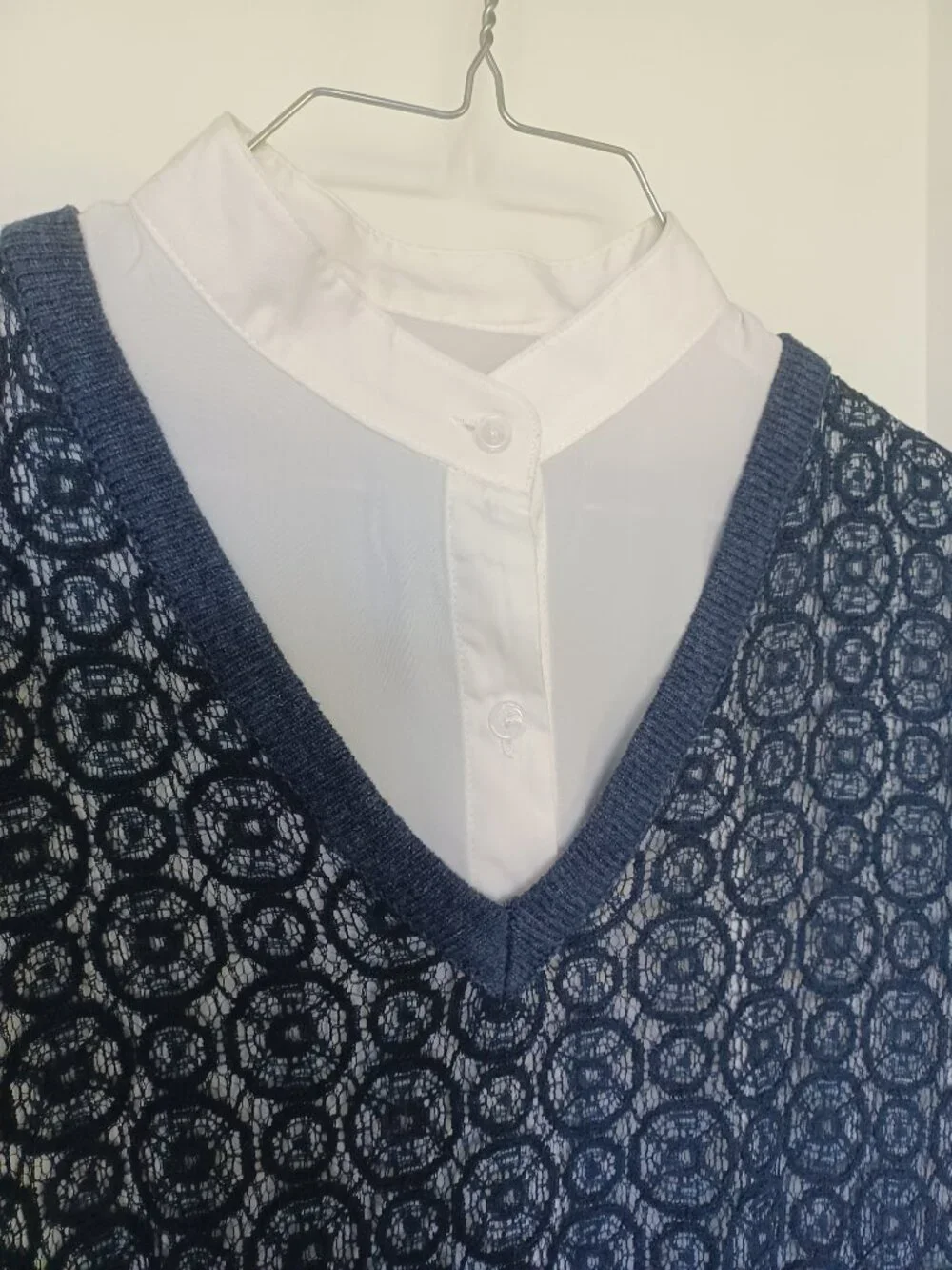 Simply Vera - Vera Wang faux 2-in-1 layered knit sweater and blouse Size PM